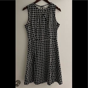 New York & Company geometric black and white A Line Dress Key Hole back Large